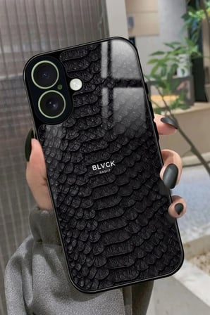 Apple iPhone 17 Uyumlu Siyah Yılan Derisi Tasarımlı Parlak Silikon Kılıf