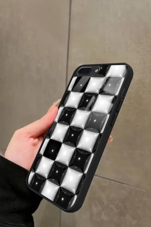 Apple iPhone 7 Plus Uyumlu Siyah-Beyaz Kare Tasarımlı Parlak Silikon Kılıf