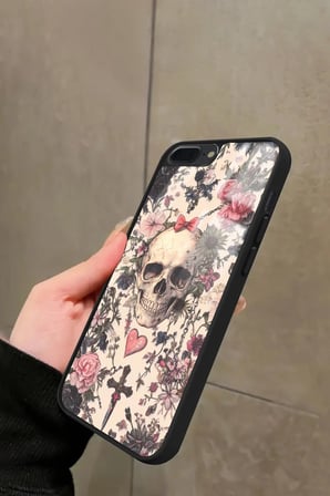 Apple iPhone 7 Plus Uyumlu Kurukafa Tasarımlı Parlak Silikon Kılıf