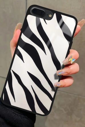 Apple iPhone 8 Plus Uyumlu Zebra Tasarımlı Parlak Silikon Kılıf