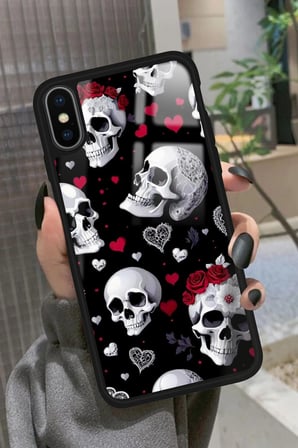 Apple iPhone Xs Uyumlu Kurukafa Tasarımlı Parlak Silikon Kılıf