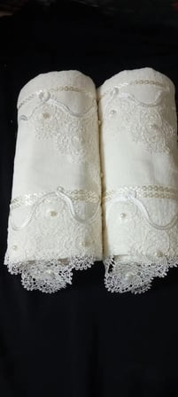 İğne Oyalı 50x90 Kadife Çeyizlik Havlu 2'li Set