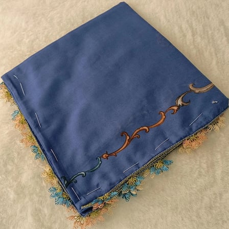 el emeği i̇ğne oyası yazma , fular ,yemeni, mevlit örtüsü , baş örtüsü 4 kenarı oyalı %100 pamuk 100*100cm