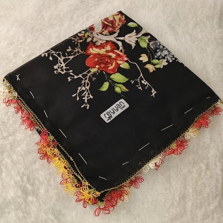 el emeği i̇ğne oyası yazma , fular ,yemeni, mevlit örtüsü , baş örtüsü 4 kenarı oyalı %100 pamuk 100*100cm