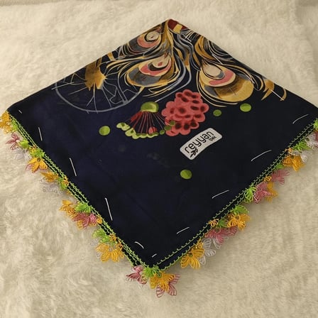 el emeği i̇ğne oyası yazma , fular ,yemeni, mevlit örtüsü , baş örtüsü 4 kenarı oyalı %100 pamuk 100*100cm