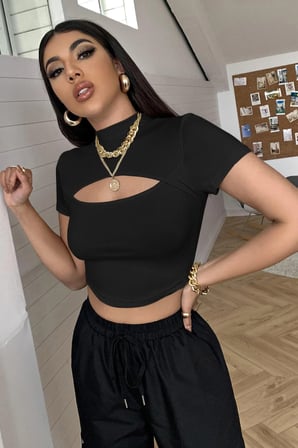Fantezia Night Kadın Ekru Göğüs Dekolteli Yarım Kollu Cut Out Crop Top Bluz