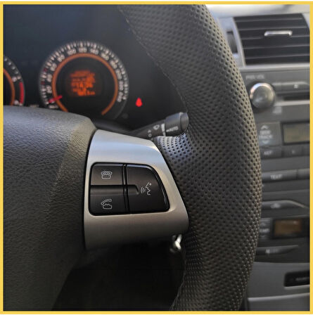 Toyota Corolla 2011-2012 Tam Uyumlu Direksiyon Kılıfı (Derisi Sökülmeden Yapılması Gerekiyor)
