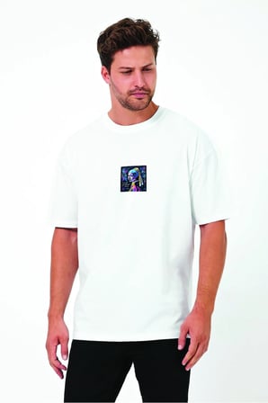 Lenithra İnci Küpeli Kız Sırt Baskılı Unisex Oversize T-shirt Beyaz / S
