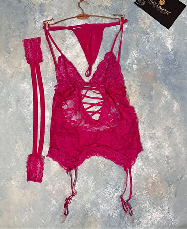 Intive Fantasy Önü Çapraz Dantelli El Kelepçeli Jartiyerli Bodysuit (Pembe-Siyah-Kırmızı)-ÇORAPSIZ