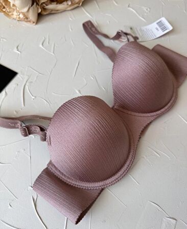 Samanta Balenli Desteksiz Lazer Kesim Parlak Kumaşlı İthal Sütyen -42