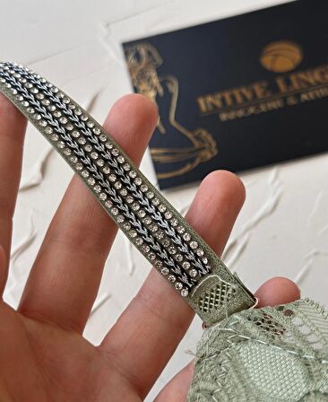 Jasmine Askıları Parlak Taşlı Hafif Destekli Dantelli Soft Cup İthal Sütyen (B-C Cup)