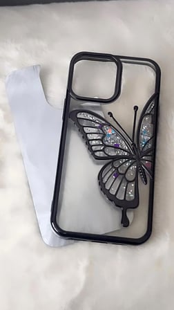  İphone 13 Pro Max uyumlu Kelebek Figürlü Sulu ve İçi Simli Şeffaf Slikon Telefon Kılıfı