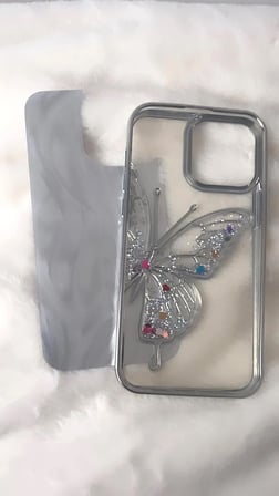  İphone 13 Pro Max uyumlu Kelebek Figürlü Sulu ve İçi Simli Şeffaf Slikon Telefon Kılıfı