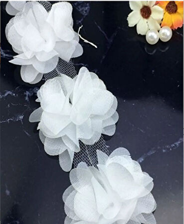 beyaz lazer kesim çiçek (13 adet)