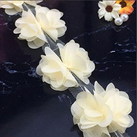 krem  lazer kesim çiçek (65 adet)