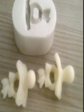 KÜÇÜK EMZİK SİLİKON SABUN KALIBI