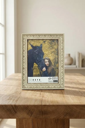 Antik Lüks 3'lü Set 15x21 İşlemeli Açık Krem Ayaklı Plastik Fotoğraf Çerçevesi