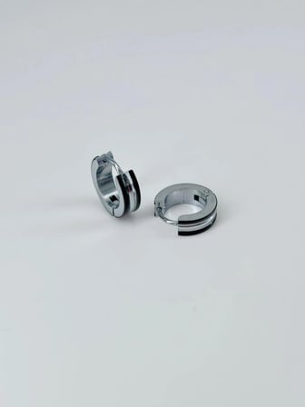 Rodyum Ve Siyah Çelik Erkek Küpe Çap (9 Mm) Kalınlık (4 Mm) - Ekp0006