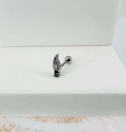 Rodyum Zirkon Taşlı Uç Kısmı : Pirinç Kıkırdak Bar Uzunluğu : 6 Mm / Bar Kalınlığı 0.8 Mm / Top Boyu
