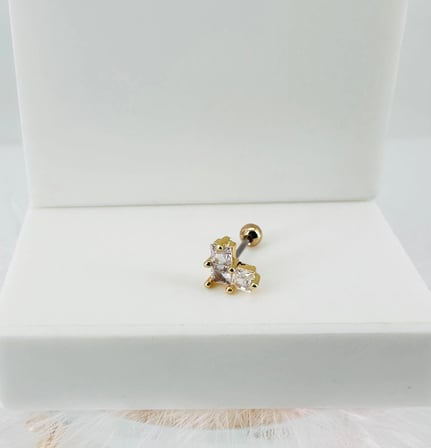 Zirkon Taşlı Uç Kısmı : Pirinç Kıkırdak Bar Uzunluğu : 6 Mm / Bar Kalınlığı 0.8 Mm / Top Boyu 3 Mm -