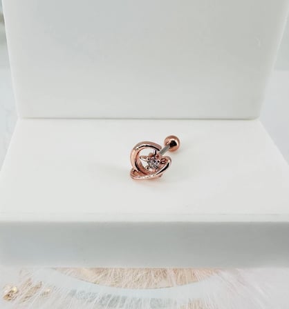 Rose Zirkon Taşlı Uç Kısmı : Pirinç Kıkırdak Bar Uzunluğu : 6 Mm / Bar Kalınlığı 0.8 Mm / Top Boyu 3