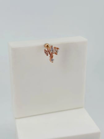 Rose Zirkon Taşlı Uç Kısmı : Pirinç Kıkırdak Bar Uzunluğu : 6 Mm / Bar Kalınlığı 0.8 Mm / Top Boyu 3