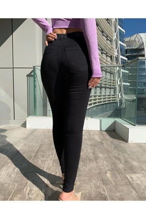 Lucy Simsiyah Solmaz Likralı Süper Skinny Jeans (TOPARLAYICI)