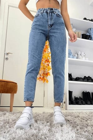 Kadın Mavi Kar Yıkamalı Likralı Mom Jeans 2024