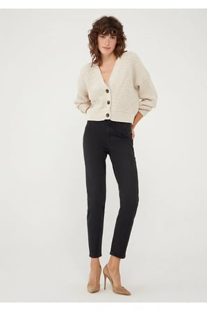 Kadın Solmayan Siyah Süper Yüksek Bel Comfort Likralı Mom Kot Pantolon Jeans ( 1 Beden Küçük Alın)