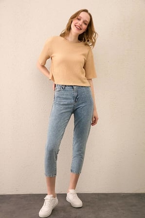 Kadın Açık Mavi Kar Yıkama Yüksek Bel Mom Jeansjean