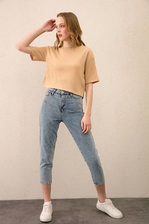 Kadın Açık Mavi Kar Yıkama Yüksek Bel Mom Jeansjean
