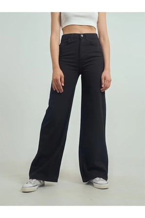 Siyahın En Güzel Tonu Salaş Jeans Solmaz Siyah Yüksek Bel Kadın Denim Kot Pantolon