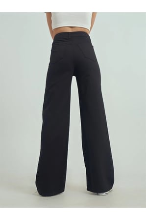 Siyahın En Güzel Tonu Salaş Jeans Solmaz Siyah Yüksek Bel Kadın Denim Kot Pantolon