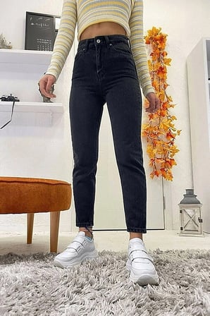 Trend Siyah Likralı Kadın Mom Jean Pantolon, Solmaz Siyah Mom Jeans(1 beden Büyük Alınız)