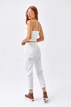 Yüksek Bel Likralı Beyaz Boyfriend Jeans Esnek Mom Kot Pantolon (TAM KALIPTIR)