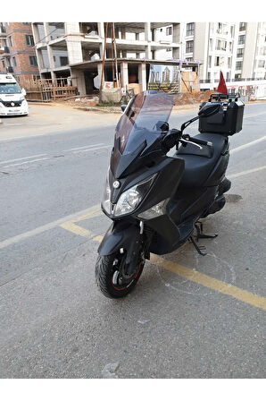 Sym Joymax250 İ Siperlik Ön Cam 2015 2017 Model 65cm Açıkfüme Renkli 4mm APARAT GÖNDERİLMEYECEK