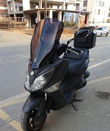 MOTOCAM SYM Joymax 250 İ Siperlik Ön Cam 2013-2016 Model 65cm siyah Renkli 4mm ORTA BOYLU