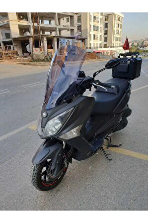 Sym Joymax250 İ Siperlik Ön Cam 2013 2017 Model 65cm Açıkfüme Renkli 4mm ORTA BOYLU CAM