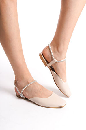 AMARA Lastikli Ortopedik Rahat Taban Bilekten Taş Detaylı Kadın Babet Ayakkabı KT Krem