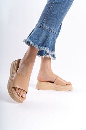 LIANA Düz Topuklu Kalın ve Ortopedik Taban Kadın Terlik TT Ten