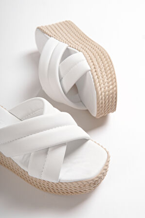 MELENA Yüksek/Kalın Ortopedik Taban Dolgu Topuklu Kadın Günlük Terlik KT Beyaz