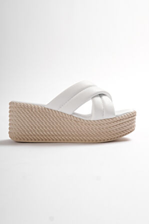 MELENA Yüksek/Kalın Ortopedik Taban Dolgu Topuklu Kadın Günlük Terlik KT Beyaz