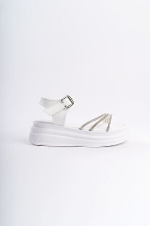 IRINA Kalın Tokalı Taşlı Şeritli Ortopedik Taban Kadın Sandalet BT Beyaz