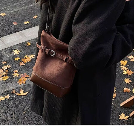 Kahverengi Süet Kemer Detaylı  Çanta