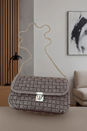 El Yapımı Kanvas Omuz Çantası, Sade ve Şık Tasarım 30 cm 18 cm