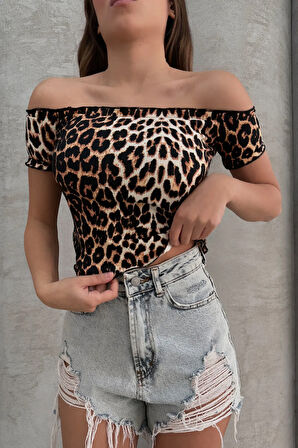 Lesa Wear Leopar Desenli Soft Touch Kayıkçı Yaka Basic Crop Bluz