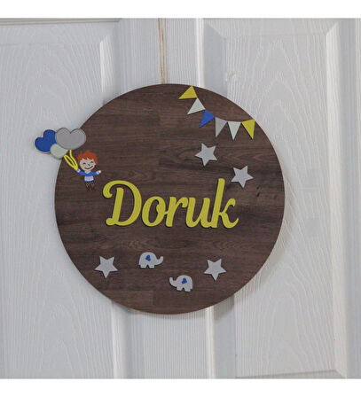 Meşgalem Ahşap Desenli Kalp Tutan Çocuk Temalı Kişiye Özel Kapı Süsü