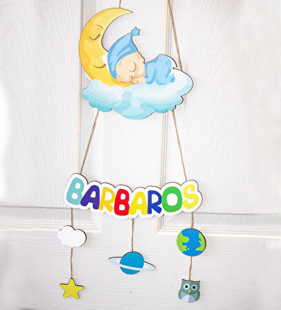 Meşgalem Bulut Üstünde Uyuyan Bebek ve Gezegenler Temalı Kişiye Özel Kapı Süsü