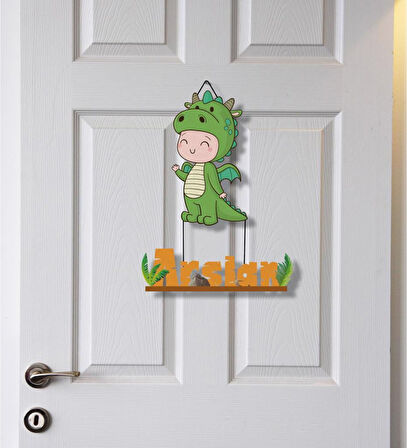 Meşgalem Yeşil Ejderha Kostümlü Bebek Temalı Kişiye Özel Kapı Süsü