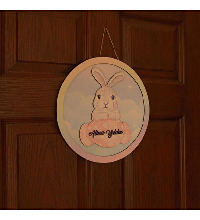 Meşgalem Bulut Üstünde Oturan Tavşancık Temalı Kişiye Özel Kapı Süsü